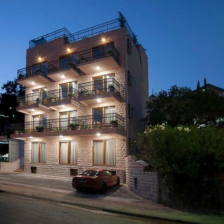 Hotel Twelve By Aycon บุดวา ภายนอก รูปภาพ