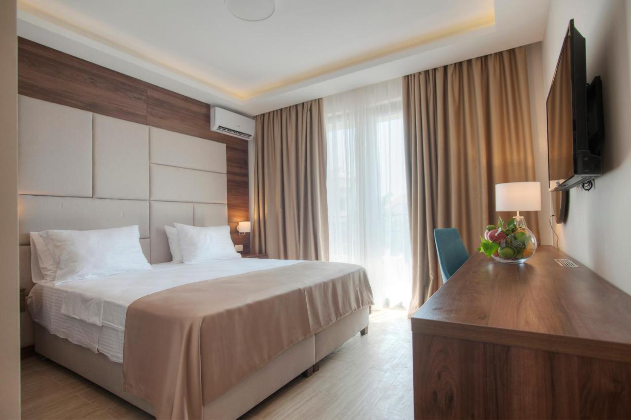 Hotel Twelve By Aycon บุดวา ภายนอก รูปภาพ