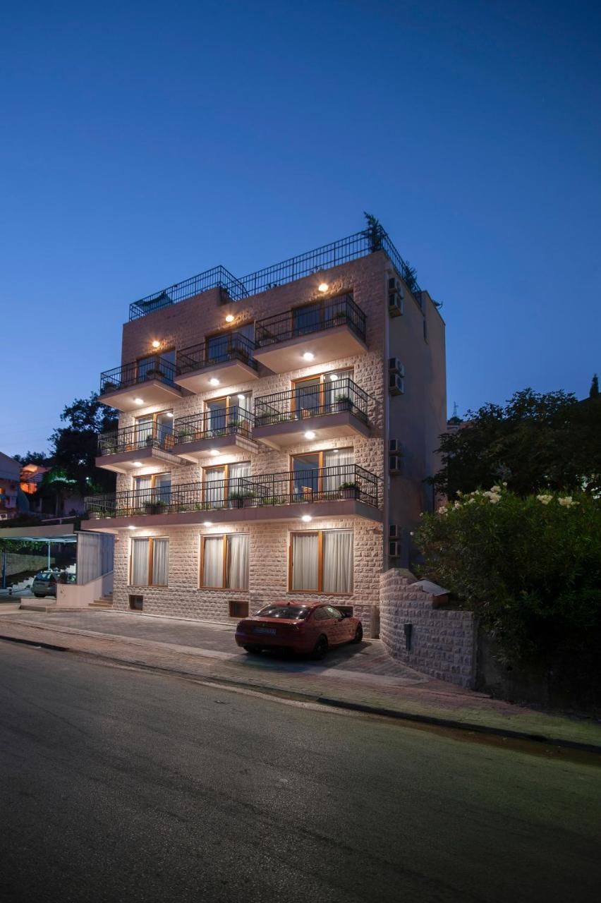 Hotel Twelve By Aycon บุดวา ภายนอก รูปภาพ