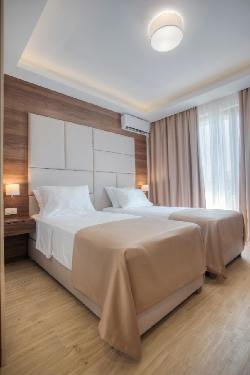 Hotel Twelve By Aycon บุดวา ภายนอก รูปภาพ