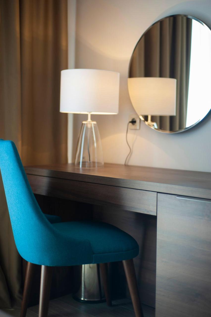 Hotel Twelve By Aycon บุดวา ภายนอก รูปภาพ