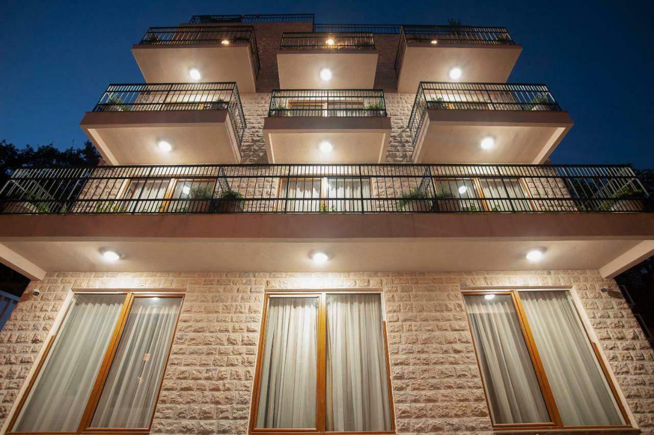 Hotel Twelve By Aycon บุดวา ภายนอก รูปภาพ