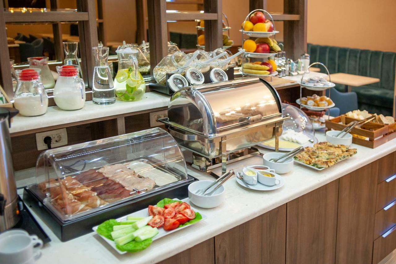Hotel Twelve By Aycon บุดวา ภายนอก รูปภาพ