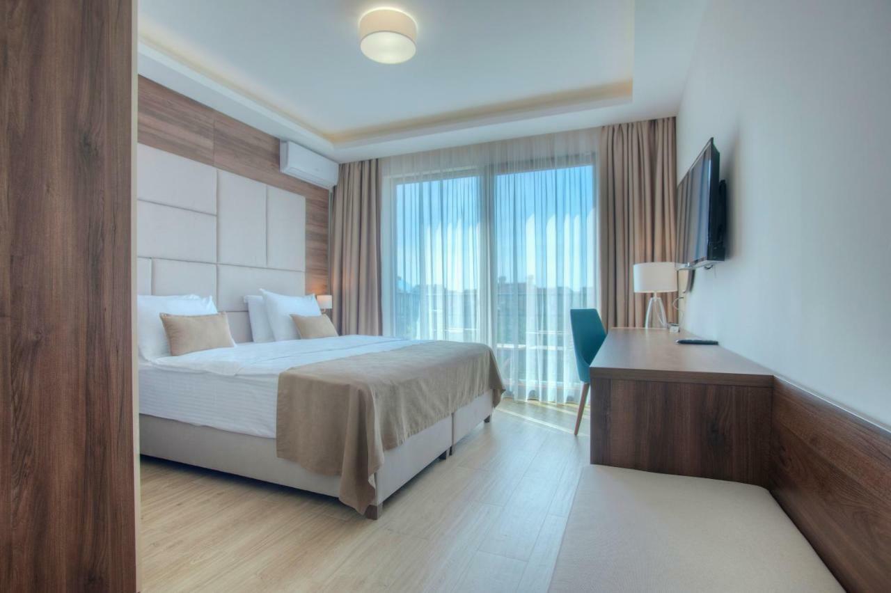 Hotel Twelve By Aycon บุดวา ภายนอก รูปภาพ